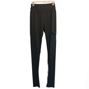 Black cargo pocket leggings